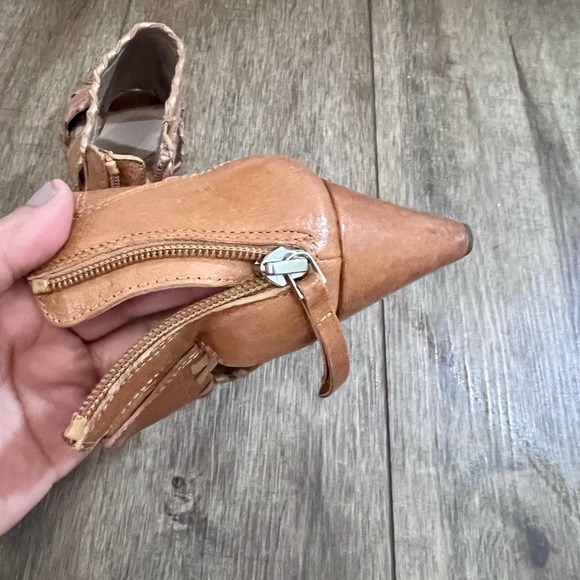 Donald J. Pliner Sami leather Women's Tan Sandals 7.5 - Picture 5 of 9